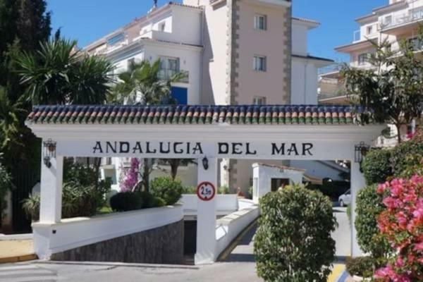 Impresionante Loft En Puerto Banus A Pie De Playa Apartamento Marbella Exterior foto